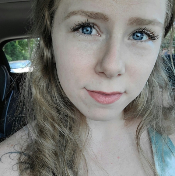 Meet your Posher, Adrienne - Picture 1 of 1